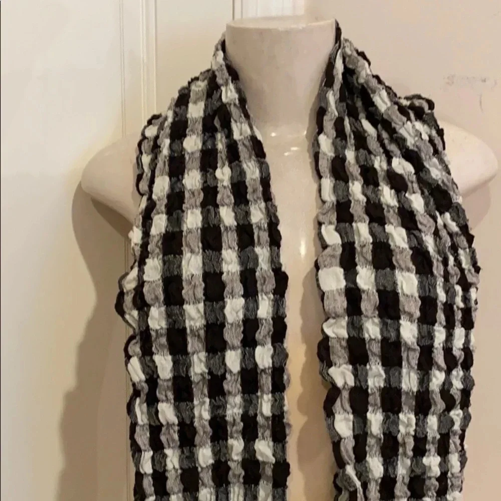 Checkered black white scarf fringe